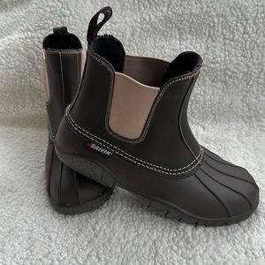 Waterproof Chelsea boots